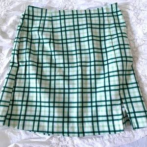 Wild Fable Plaid Green Skirt!💚
Size📏: S/M ≈ 6